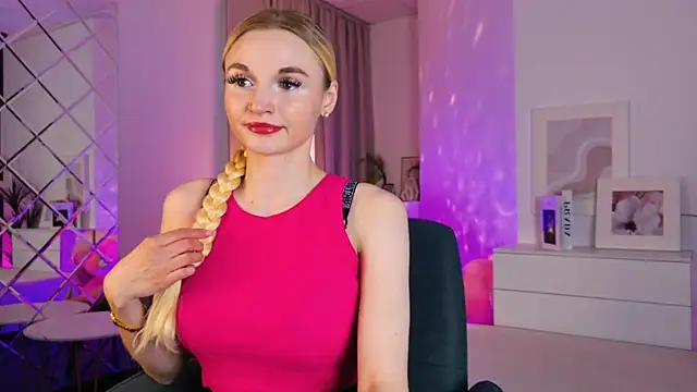 Snapshot of Mila__Lux chatting on 30, 5, 2026 Mila Lux online show from 30, 5, 2026