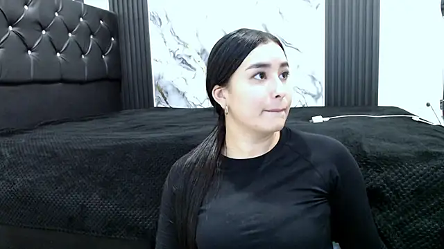Snapshot of MiaReinig09 chatting on 2, 7, 2026 MiaReinig09 online show from 2, 7, 2026