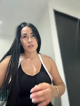 Snapshot of areviklusine1 chatting on 3, 5, 2026 areviklusine1 online show from 3, 5, 2026