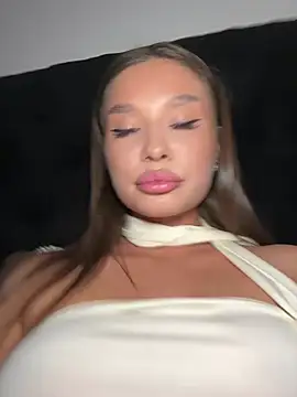 Snapshot of BeautyBella_ chatting on 12, 6, 2026 BeautyBella online show from 12, 6, 2026