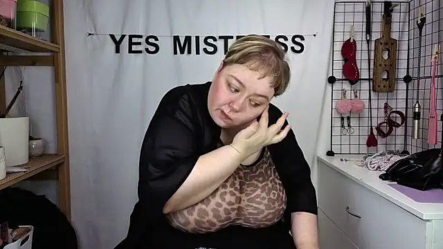 mistress molly online show from 16, 5, 2026