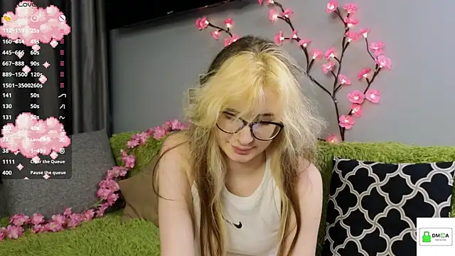 HellyCherry online show from 4, 7, 2026