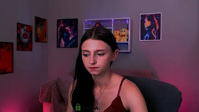 Snapshot of caroline_honeyy chatting on 11, 6, 2026 caroline honeyy online show from 11, 6, 2026