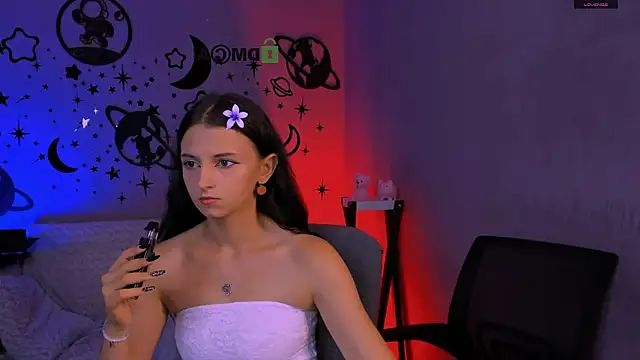 Snapshot of caroline_honeyy chatting on 13, 7, 2026 caroline honeyy online show from 13, 7, 2026