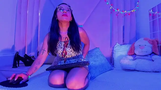 Feetfeticheh online show from 16, 5, 2026
