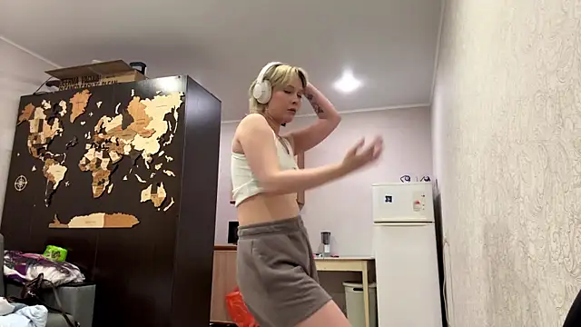 Snapshot of CuteLilit chatting on 7, 6, 2026 CuteLilit online show from 7, 6, 2026