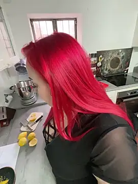 Snapshot of littleEve chatting on 11, 9, 2025 littleEve online show from 11, 9, 2025