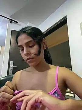 Snapshot of Saray_queen1 chatting on 28, 6, 2026 Saray queen1 online show from 28, 6, 2026