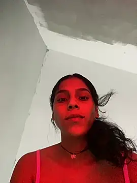 Snapshot of Saray_queen1 chatting on 6, 7, 2026 Saray queen1 online show from 6, 7, 2026