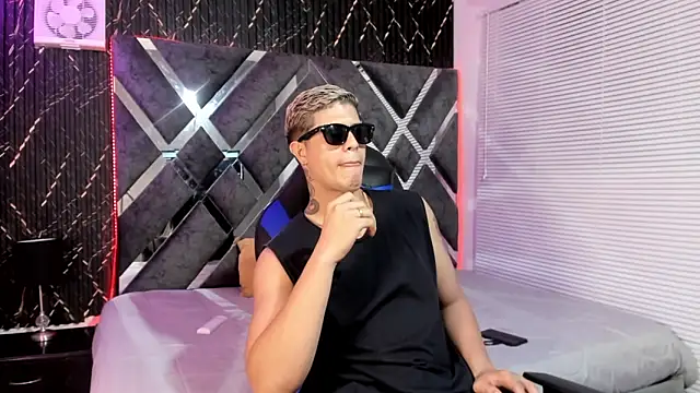 Snapshot of dominic_connor chatting on 8, 6, 2026 dominic connor online show from 8, 6, 2026