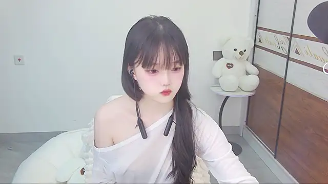 Evil-Bunny007 online show from 16, 5, 2026