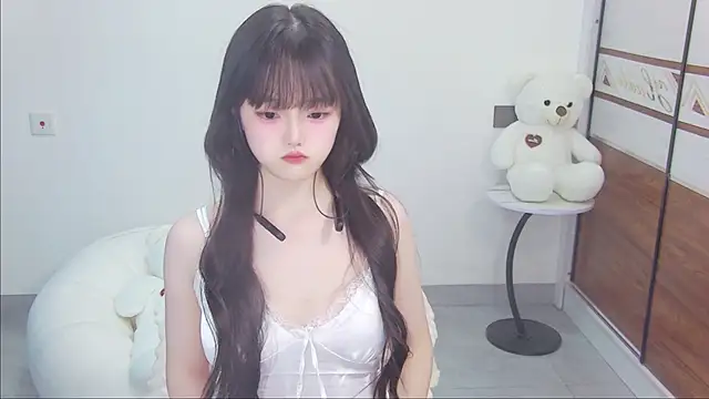 Evil-Bunny007 online show from 17, 5, 2026