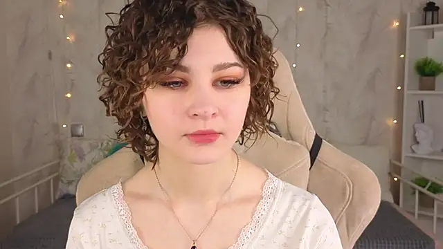 Snapshot of Kira__Fluffy chatting on 30, 5, 2026 Kira Fluffy online show from 30, 5, 2026