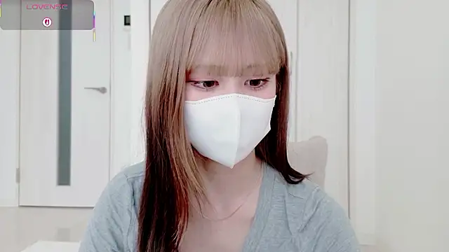 Snapshot of mia-chan3 chatting on 8, 7, 2026 mia-chan3 online show from 8, 7, 2026