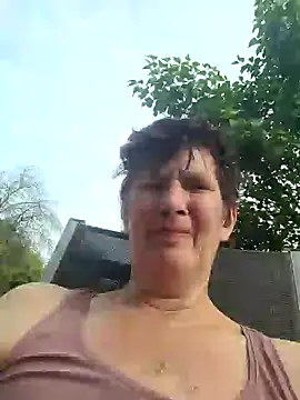 Snapshot of freche52f chatting on 17, 5, 2026 freche52f online show from 17, 5, 2026