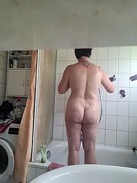 Snapshot of freche52f chatting on 20, 5, 2026 freche52f online show from 20, 5, 2026