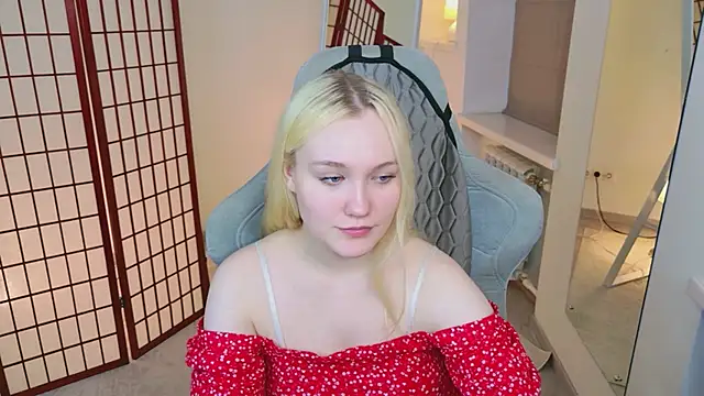 Lil Suzy online show from 4, 6, 2026