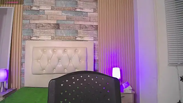 Snapshot of sharlot_hs chatting on 5, 6, 2026 sharlot hs online show from 5, 6, 2026