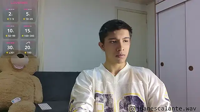 Snapshot of Thesaint_xxx chatting on 20, 6, 2026 Thesaint xxx online show from 20, 6, 2026