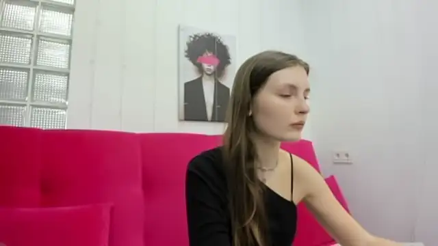 Shyly  Lisa online show from 28, 6, 2026