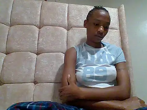 Snapshot of Petite_baby55 chatting on 20, 5, 2026 Petite baby55 online show from 20, 5, 2026