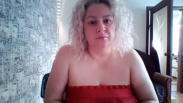 Snapshot of MissisXL chatting on 15, 5, 2026 MissisXL online show from 15, 5, 2026