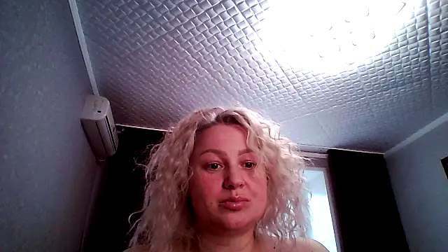 Snapshot of MissisXL chatting on 16, 5, 2026 MissisXL online show from 16, 5, 2026