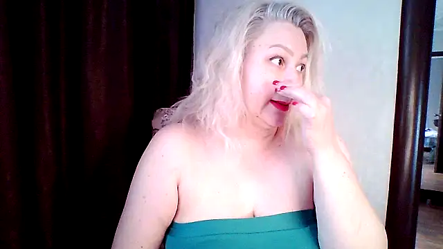 Snapshot of MissisXL chatting on 26, 5, 2026 MissisXL online show from 26, 5, 2026