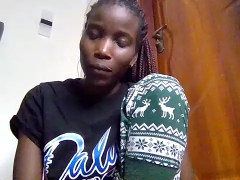 Snapshot of slimy_gal12 chatting on 17, 6, 2026 slimy gal12 online show from 17, 6, 2026