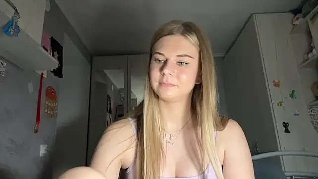 Snapshot of HoneysPiee chatting on 5, 7, 2026 HoneysPiee online show from 5, 7, 2026