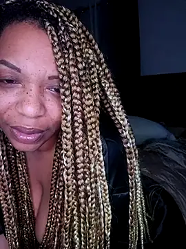 Snapshot of KinkeeKaee chatting on 4, 7, 2026 KinkeeKaee online show from 4, 7, 2026