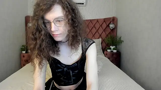 Snapshot of OlesiaBev chatting on 24, 5, 2026 OlesiaBev online show from 24, 5, 2026