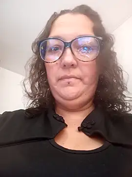 Snapshot of -Saraqueen-- chatting on 20, 5, 2026 -Saraqueen-- online show from 20, 5, 2026