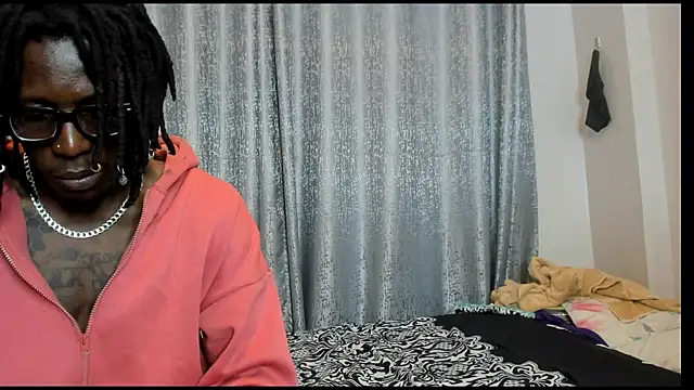 Snapshot of Charlies_Angelz chatting on 24, 6, 2026 Charlies Angelz online show from 24, 6, 2026
