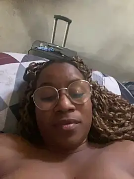 Snapshot of cacauzinhababy chatting on 3, 7, 2026 cacauzinhababy online show from 3, 7, 2026