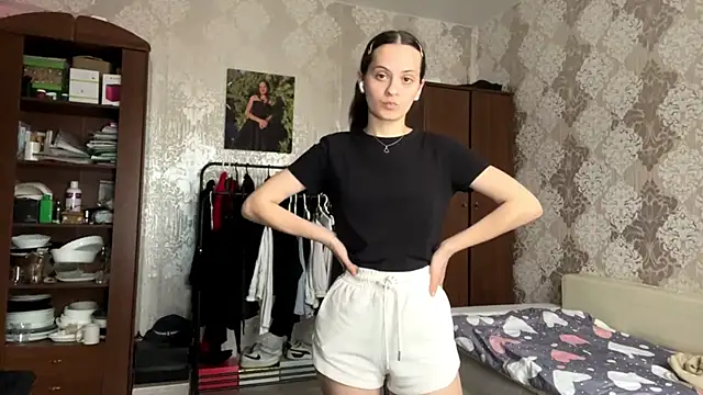 MarlynSiefkes online show from 3, 6, 2026