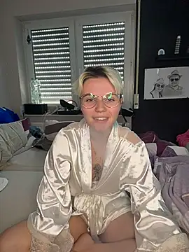 Snapshot of HannahFoxxx chatting on 18, 5, 2026 HannahFoxxx online show from 18, 5, 2026