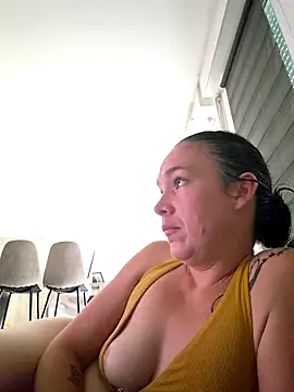 Snapshot of adelinegirly chatting on 18, 6, 2026 adelinegirly online show from 18, 6, 2026