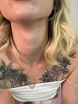 Snapshot of TeaseBabeXXX chatting on 30, 5, 2026 TeaseBabeXXX online show from 30, 5, 2026
