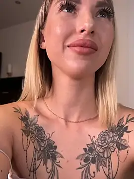 Snapshot of TeaseBabeXXX chatting on 22, 6, 2026 TeaseBabeXXX online show from 22, 6, 2026