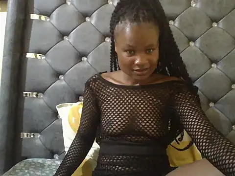 Snapshot of queenivy1 chatting on 20, 5, 2026 queenivy1 online show from 20, 5, 2026