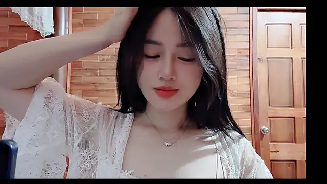 Snapshot of Bee-Cherry chatting on 17, 6, 2026 Bee-Cherry online show from 17, 6, 2026