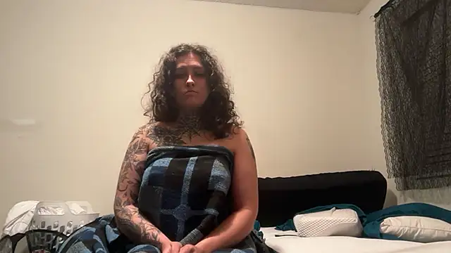 Snapshot of shadowmanNsnowflake chatting on 7, 7, 2026 shadowmanNsnowflake online show from 7, 7, 2026