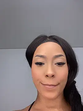 Snapshot of Saraah_bosh chatting on 19, 5, 2026 Saraah bosh online show from 19, 5, 2026