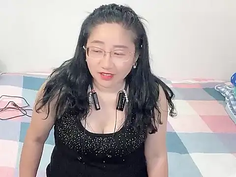 Snapshot of Sophie-998 chatting on 18, 5, 2026 Sophie-998 online show from 18, 5, 2026