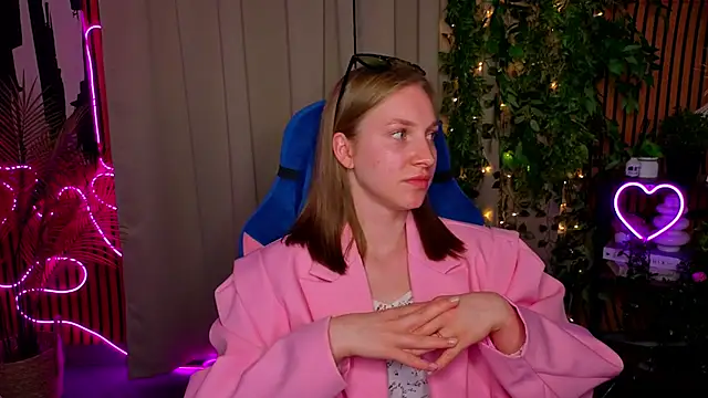 Snapshot of EleanorPerry chatting on 27, 5, 2026 EleanorPerry online show from 27, 5, 2026