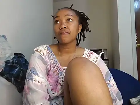 Snapshot of atara_seren chatting on 2, 6, 2026 atara seren online show from 2, 6, 2026