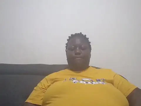 Snapshot of fat_ebonyqueen chatting on 27, 5, 2026 fat ebonyqueen online show from 27, 5, 2026