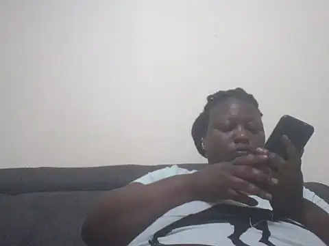 Snapshot of fat_ebonyqueen chatting on 30, 5, 2026 fat ebonyqueen online show from 30, 5, 2026