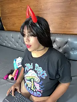 Snapshot of Alexia_Lerner chatting on 4, 6, 2026 Alexia Lerner online show from 4, 6, 2026